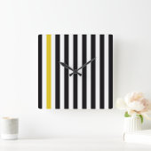 mit gelbem Streifen Quadratische Wanduhr (Zuhause)