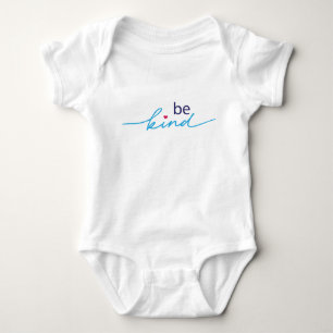 Mit Herz ein freundliches Skript sein Baby Strampler