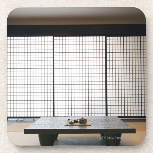 mit hölzerner Tabelle und modernem Art tatami: Untersetzer (Vorderseite)