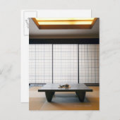 mit Holztisch und modernem Täami: Postkarte (Vorne/Hinten)