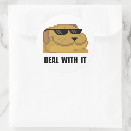 Mit ihm umgehen runder aufkleber (Tasche)