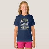 Mit Jesus in ihrem Herzen eine Violine Christliche T-Shirt (Vorne ganz)