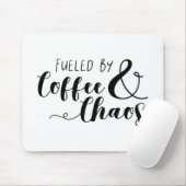 Mit Kaffee und Chaos gespeist Mousepad (Mit Mouse)