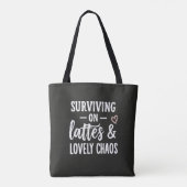 Mit Kaffee und herrlichem Chaos überleben Tasche (Rückseite)