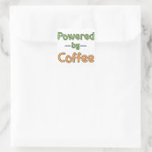 Mit Kaffee versorgt Quadratischer Aufkleber (Tasche)