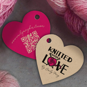 Mit Liebe-Herzwoll-Strick-Tags besetzt Geschenkanhänger