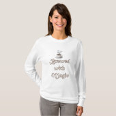 Mit Magie gebraut – Cozy Coffee Design T-Shirt (Vorne ganz)
