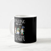 Mit meinen 4. Grade-Gnomies - Lehrerin Christus Kaffeetasse (Vorderseite Links)