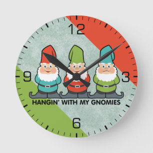 Mit meinen Gnomen-Heimen Runde Wanduhr