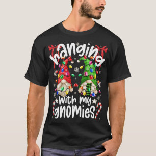 Mit meinen Gnomen und dem farbenfrohen Weihnachtsf T-Shirt