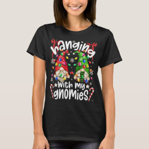 Mit meinen Gnomen und dem farbenfrohen Weihnachtsf T-Shirt