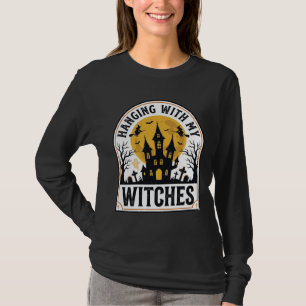 Mit meinen Hexen abhängen Vintage-Halloween-Design T-Shirt