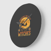 Mit meinen Hexen Halloween Große Wanduhr (Winkel)