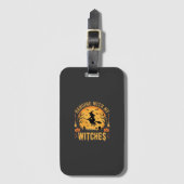 Mit meinen Hexen hängend Halloween-Design (2) Gepäckanhänger (Vorderseite Vertikal)