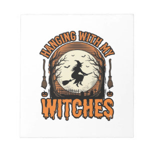 Mit meinen Hexen hängend Vintage-Halloween-Shirt D Notizblock
