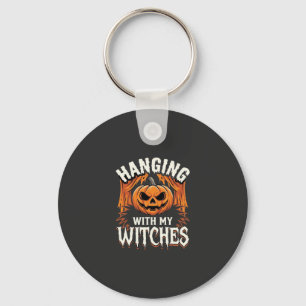 Mit meinen Hexen hängender Halloween-Kürbis Schlüsselanhänger
