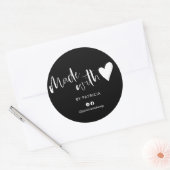 Mit minimalistischem Liebe-Skript Schwarz-weiß Runder Aufkleber (Umschlag)