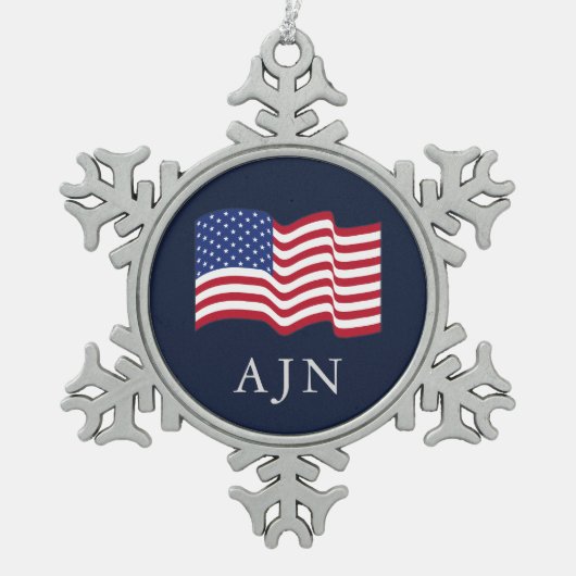 Mit Monogramm amerikanische Flaggenverzierung Schneeflocken Zinn-Ornament (Vorderseite)