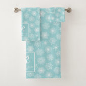 Mit Monogramm Aquamarines Aqua Snowflakes Küste Wi Badhandtuch Set (Insitu)