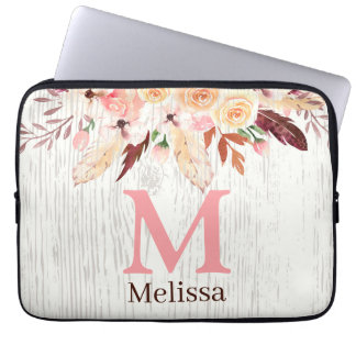 Mit Monogramm Aquarellblume auf rustikalem Weißhol Laptopschutzhülle