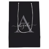 Mit Monogramm Black Charcoal Gray | Minimal Elegan Mittlere Geschenktüte (Rückseite)