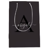 Mit Monogramm Black Iron Gray | Minimal Elegant Mittlere Geschenktüte (Vorderseite)