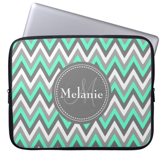Mit Monogramm Blau und Grau Zickzack Muster Laptopschutzhülle (Vorderseite)
