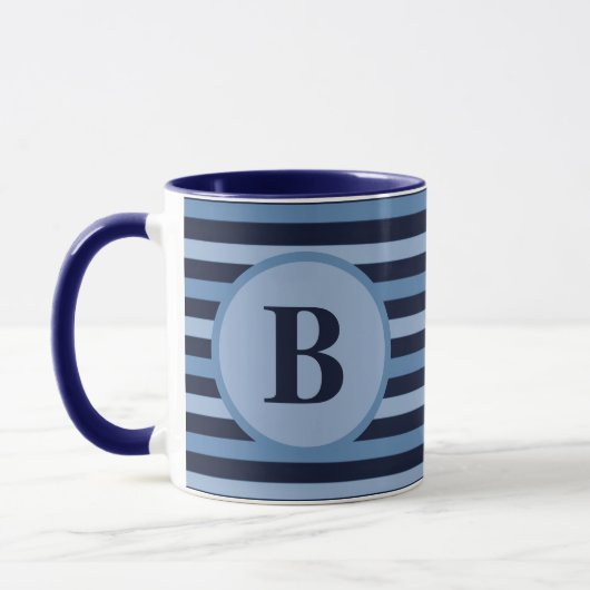 Mit Monogramm blaue Streifen in Navy und Light Hue Tasse (Links)
