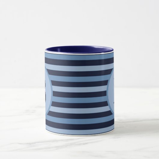 Mit Monogramm blaue Streifen in Navy und Light Hue Tasse (Zentrum)
