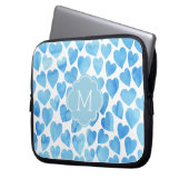 Mit Monogramm blaues Watercolor-Herz-Muster Laptopschutzhülle (Vorderseite Links)