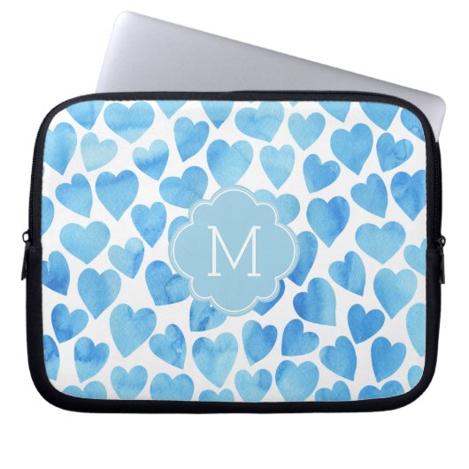 Mit Monogramm blaues Watercolor-Herz-Muster Laptopschutzhülle (Vorderseite)