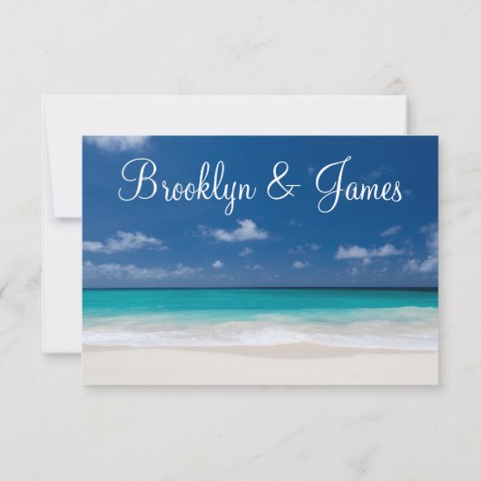 Mit Monogramm Blue Beach Wedding RSVP Karten (Rückseite)