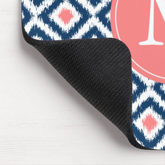 Mit Monogramm Blue Navy Diamonds Ikat Pattern Mousepad (Ecke)