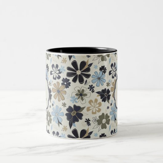 Mit Monogramm Blue Tan-Blume mit Blumendruck Zweifarbige Tasse (Mittel)