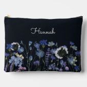 Mit Monogramm Blue Watercolor-Wildblume Zubehörtasche (Vorderseite)