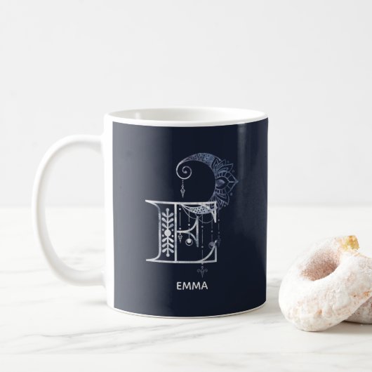 Mit Monogramm Brief E Boho Crescent Moon Mandala Kaffeetasse (Mit Donut)