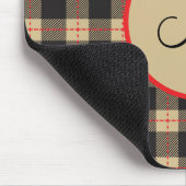 Mit Monogramm Brown Black und Red Buffalo Kariert Mousepad (Ecke)