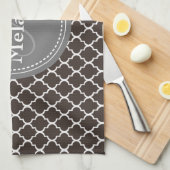 Mit Monogramm Brown White Marokcan Lattice Muster Geschirrtuch (Viertel Falte)