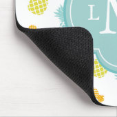 Mit Monogramm buntes Ananas-Muster Mousepad (Ecke)