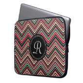 Mit Monogramm, buntes Tribal-Zickzack Muster Laptopschutzhülle (Vorderseite Links)