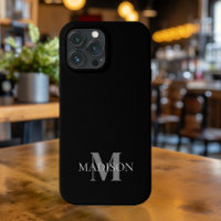 Mit Monogramm
