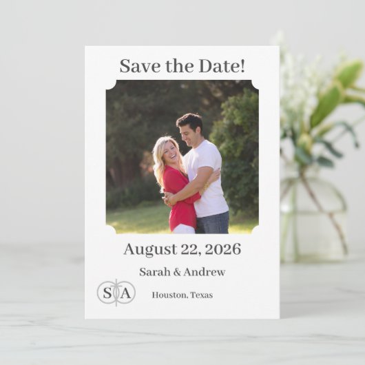 Mit Monogramm Cross & Rings Hochzeit Save The Date (Stehend Vorderseite)