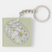 Mit Monogramm Dreifach-Daisy-Blume Schlüsselanhänger (Rückseite)
