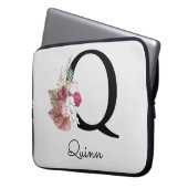 Mit Monogramm Erstkontakt Q Pink Boho Floral Laptopschutzhülle (Vorderseite Links)