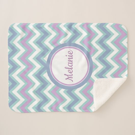 Mit Monogramm Farbigkeit Zickzack Sherpadecke (Vorderseite (Horizontal))