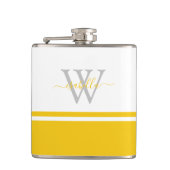 Mit Monogramm Flask Modern Script Yellow Flachmann (Vorderseite)