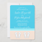 Mit Monogramm Flip Flops Beach Hochzeit modern ein Einladung (Vorderseite)