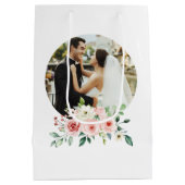 Mit Monogramm Foto Aquarellfarben Rosenstopfbeutel Mittlere Geschenktüte (Rückseite)