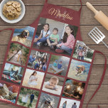 Mit Monogramm Foto Collage Muster Burgundy & Gold Schürze<br><div class="desc">Feiern Sie die Freuden von Familie und Freunden mit einer eleganten Collage Schürze für Fotos. Wenn Sie einen Hintergrund oder Text in anderen Farben als Bordeaux und Gold bevorzugen, lesen Sie die folgenden Anweisungen. (IMAGE PLACEMENT TIP: Eine einfache Möglichkeit, ein Foto genau so zu zentrieren, wie Sie es gewollt haben,...</div>