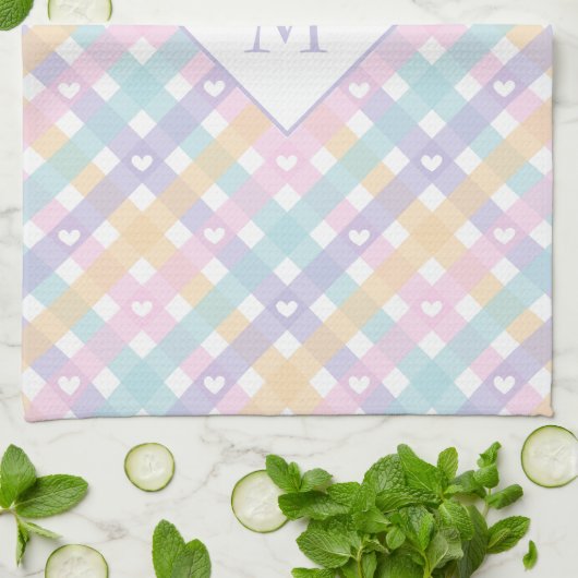 Mit Monogramm Gingham Plaid Hearts Geschirrtuch (Gefaltet)